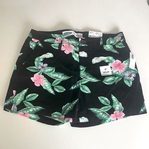 (2/$30) NWT Tropical Everyday Short - Size 4